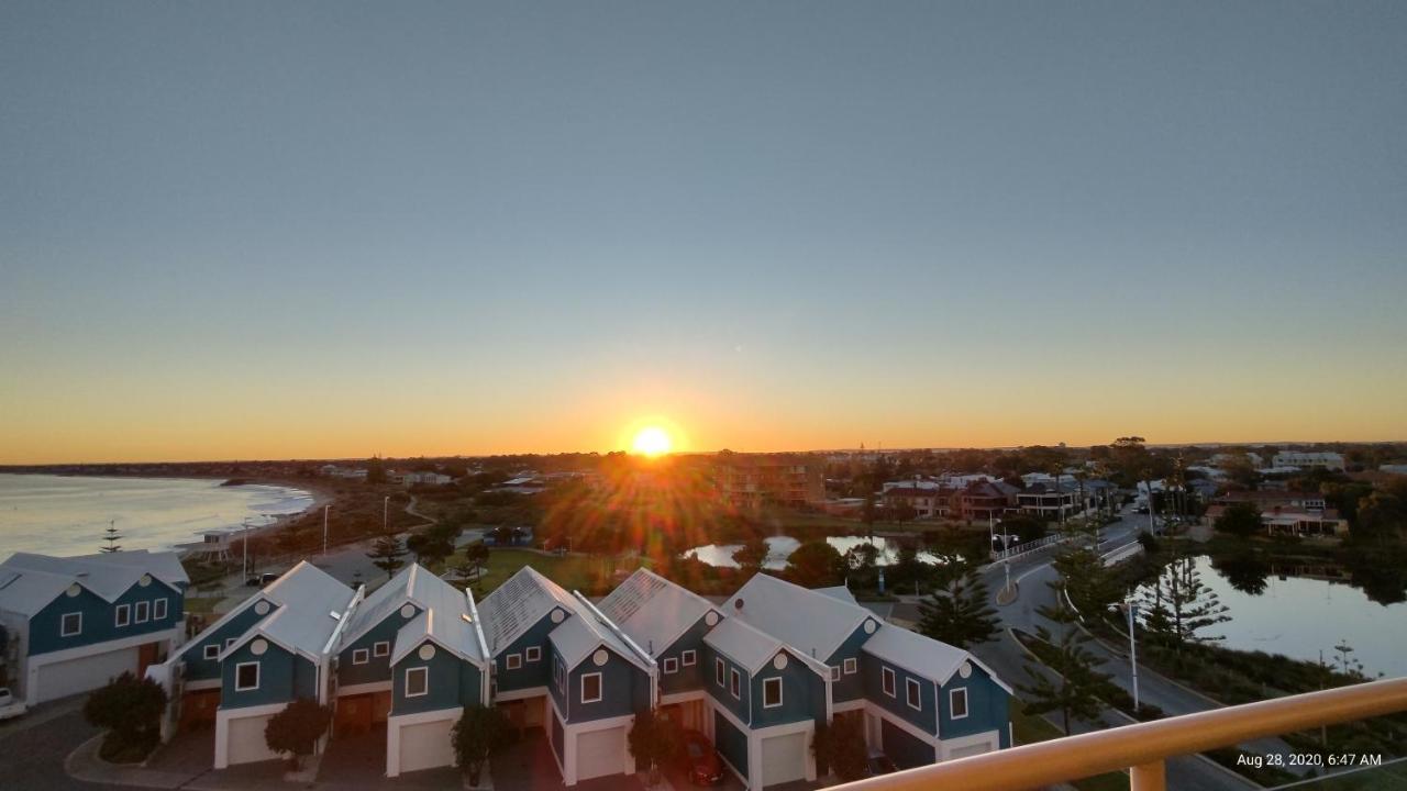 A 406 Fantastic Ocean Beach And Marina View Apt - Mandurah Exteriör bild